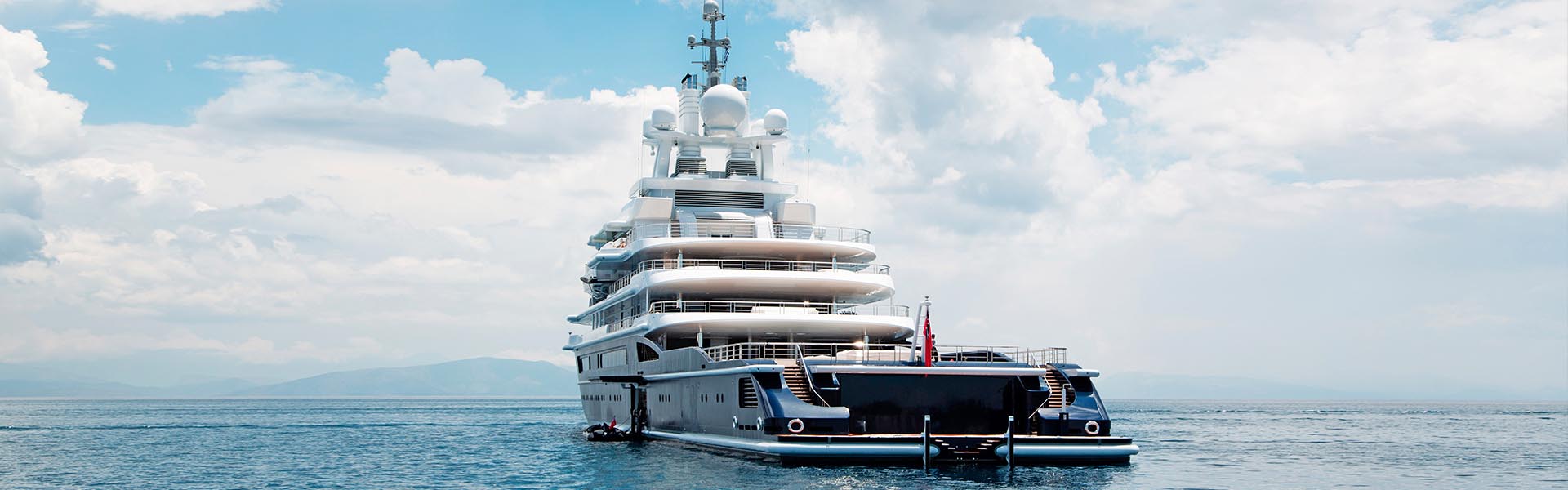 Best Luxury Yacht Brokerage Company Dubai