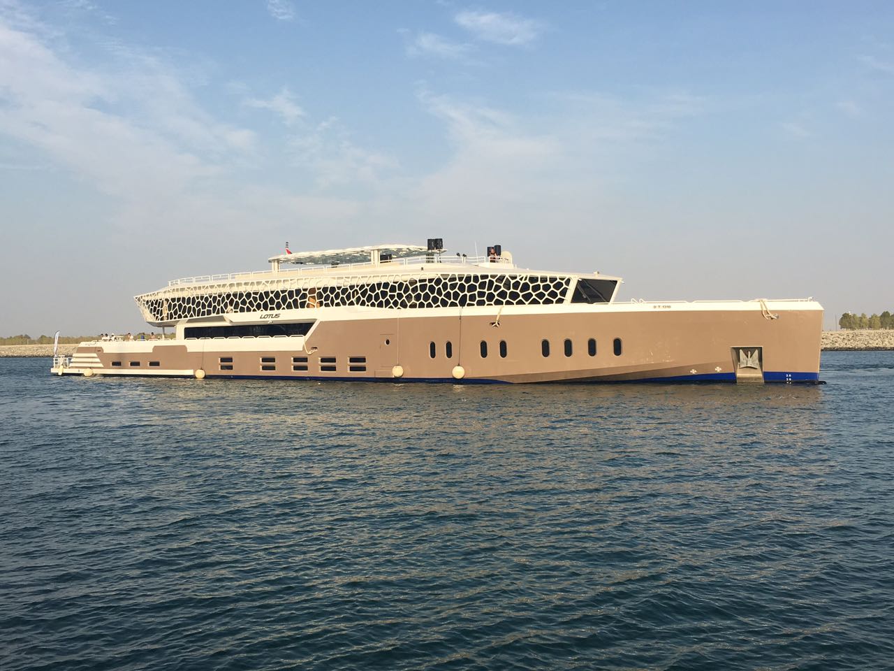 mega yacht abu dhabi